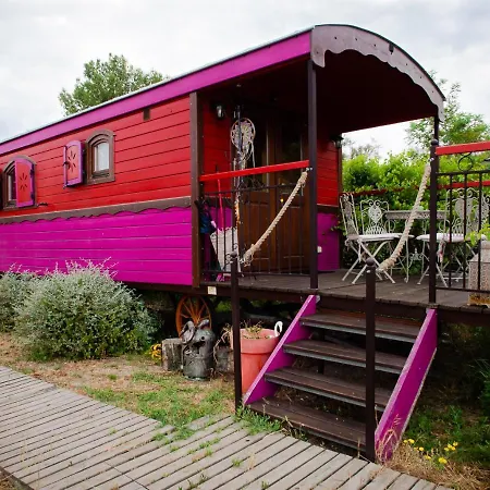 לינה וארוחת בוקר La Terre Brulee