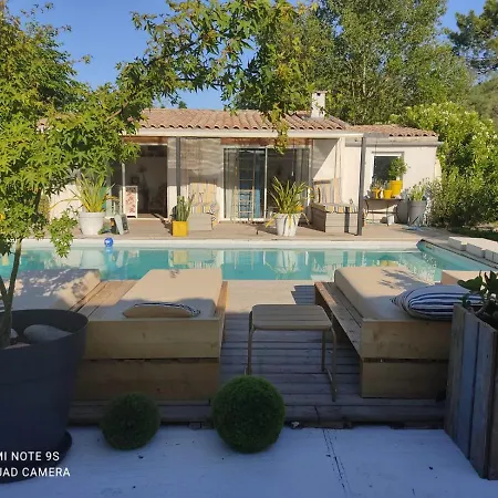 לינה וארוחת בוקר La Terre Brulee 4*