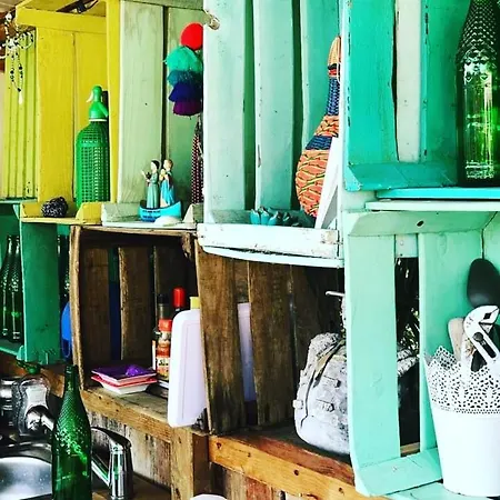 לינה וארוחת בוקר La Terre Brulee איגוס-מורטס