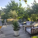 La Terre Brulee فندق مبيت وإفطار 4*