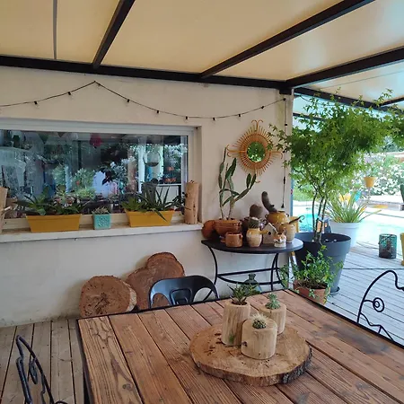 Couette-café La Terre Brûlée Aigues-Mortes