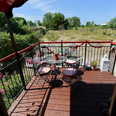 La Terre Brulee فندق مبيت وإفطار 4*