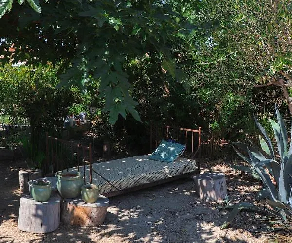 La Terre Brûlée Bed & Breakfast