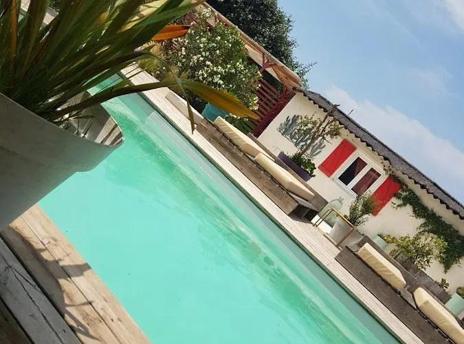 La Terre Brûlée Bed & Breakfast 4*